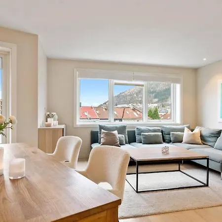 Scandinavian Style Apartement! Balcony And Stunning Views! 아파트