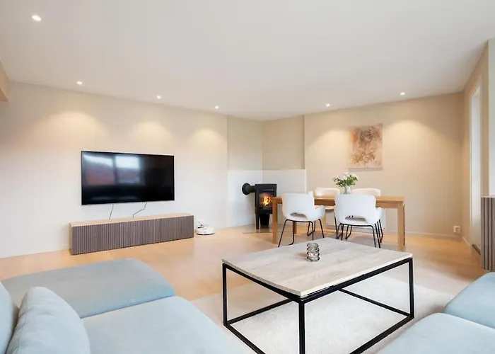 Scandinavian Style Apartement! Balcony And Stunning Views! * Μπέργκεν